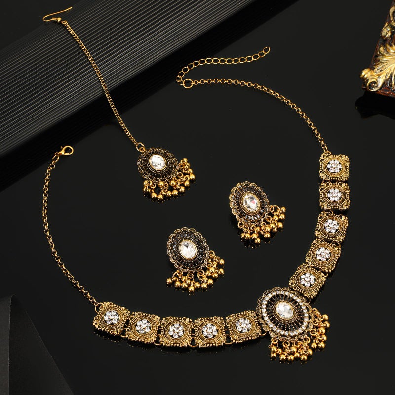 Quelay 3 Pcs Indian Jewelry Set for Women Navratri Maang Tikka Headpiece Traditional Indian Head Jewelry Rhinestone Forehead Chain Necklace Earrings for Wedding Garba Party Gifts(Classic,Gloden) - Image 4