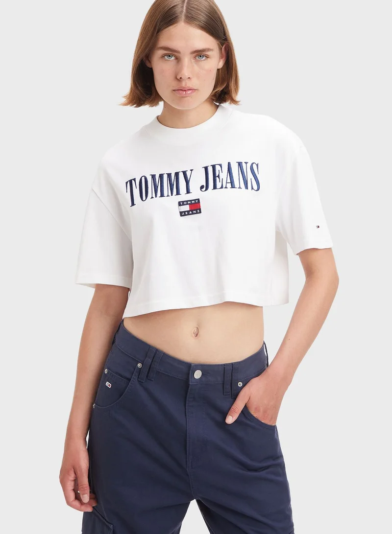 TOMMY JEANS Round Neck Oversized Logo T-Shirt