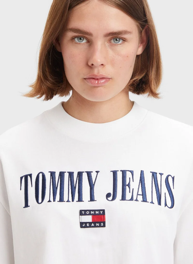 TOMMY JEANS Round Neck Oversized Logo T-Shirt