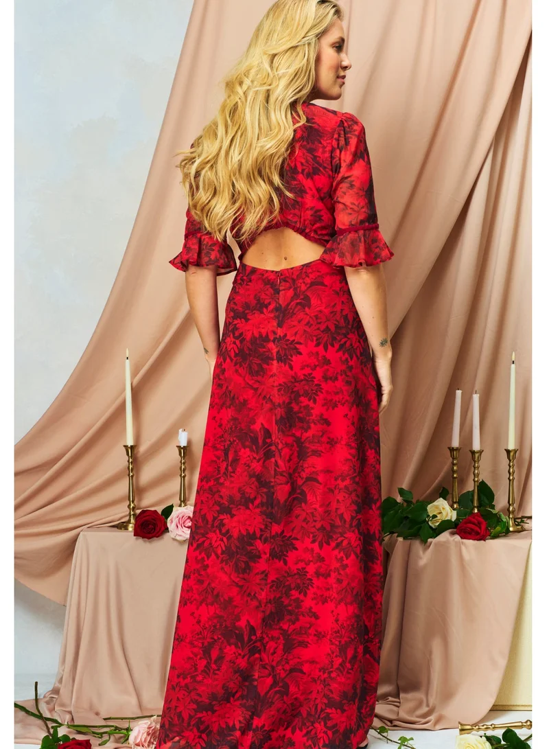 هوب اند ايفي فستان ماكسي بفتحة جانبية وأكمام مكشكشة وظهر مفتوح مزين بالدانتيل