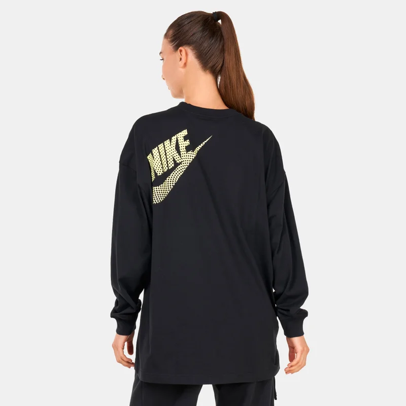نايكي تيشيرت سبورتسوير جرافيك بأكمام طويلة للنساء