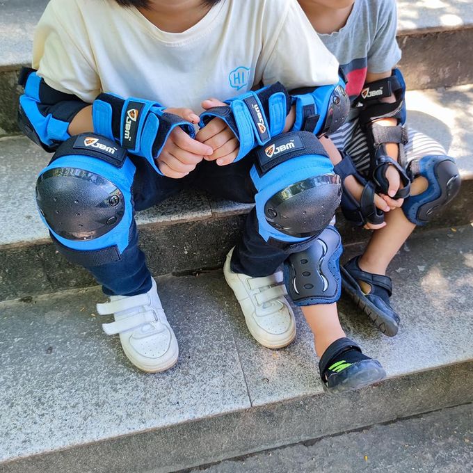 JBM international Adult / Child Knee Pads Elbow Pads Wrist Guards 3 In 1 Protective Gear Set, Blue, Youth / Child - Image 2