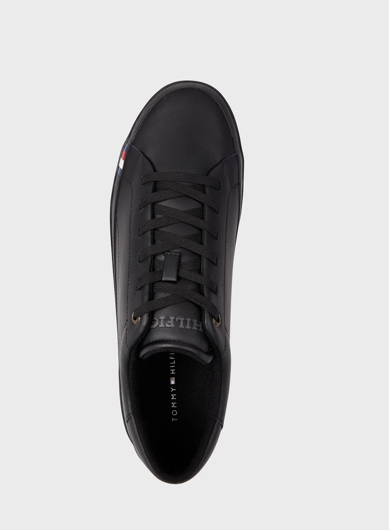 TOMMY HILFIGER Logo Low Top Sneakers