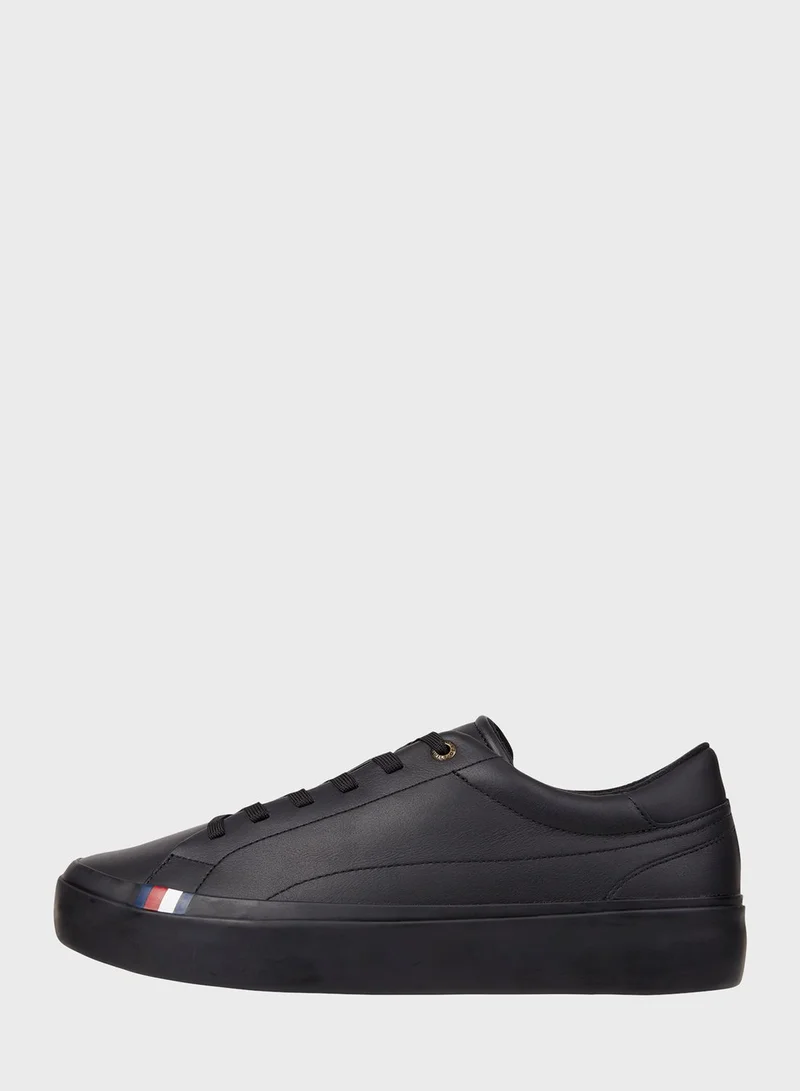 TOMMY HILFIGER Logo Low Top Sneakers