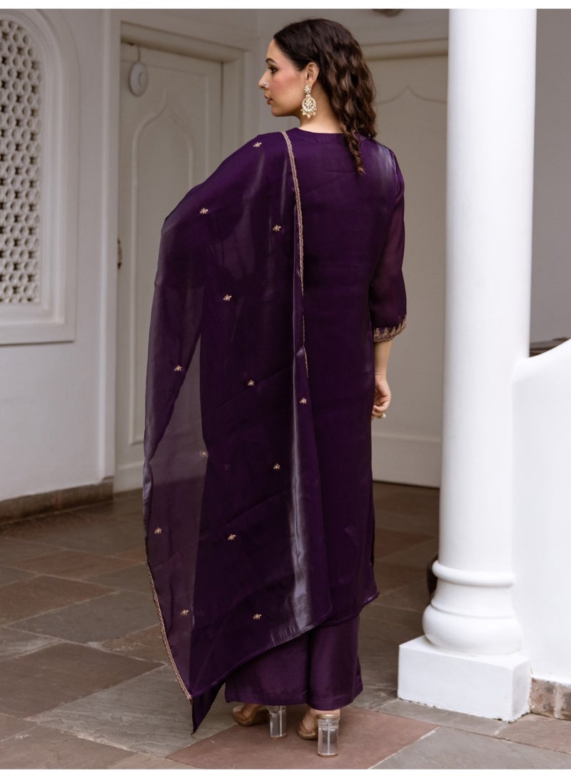 Ameya Purple-embroidered-straight-kurta-trousers-with-dupatta-set - Image 3