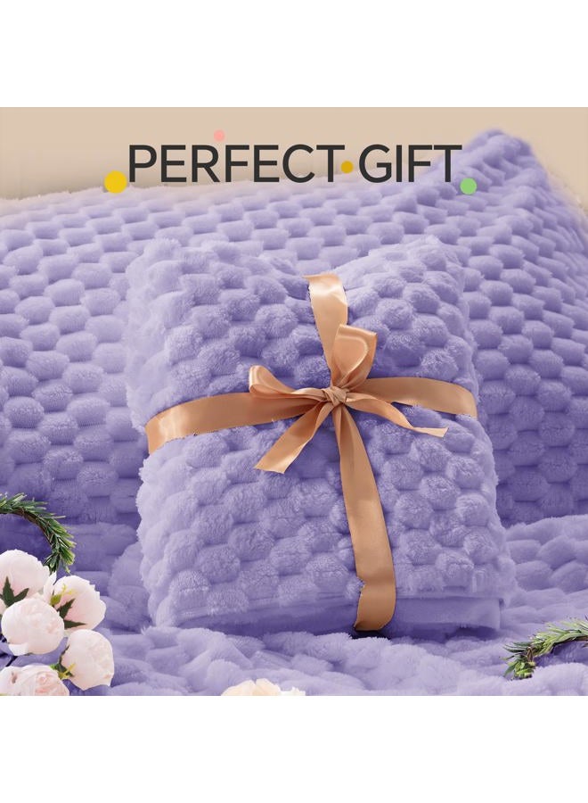 BEDELITE Fluffy Queen Comforter Set - Light Purple Fleece Soft Comforter for Queen Size Bed, Luxury Warm Bedding Set for Winter, Fuzzy Bed Set 3 Pieces (1 Comforter, 2 Pillowcases) - Image 5