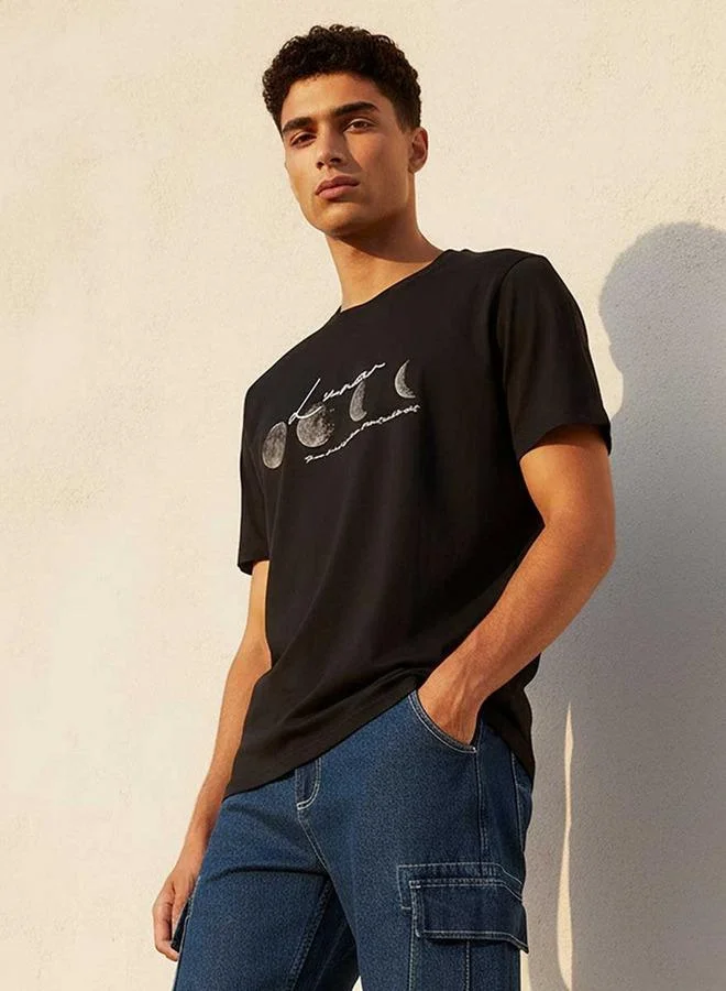 Basic Slim Fit Crew Neck Short Sleeves Lunar Print T shirt