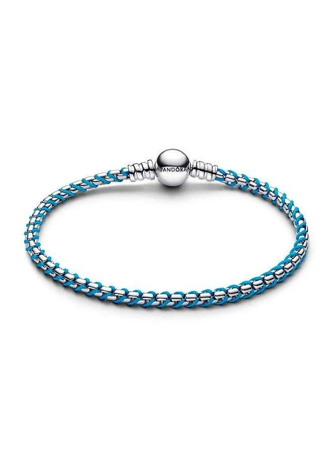 باندورا سوار بسلسلة حبل أزرق