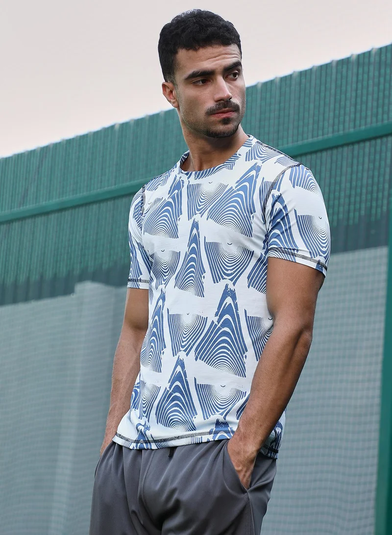 Campus Sutra Men's Cream White & Aegean Blue Fade-Imrint Activewear T-Shirt