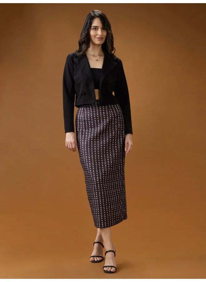 globus Globus Women Black & White Digital Parallel Print Mid-Rise Back Slit Straight Midi Skirt
