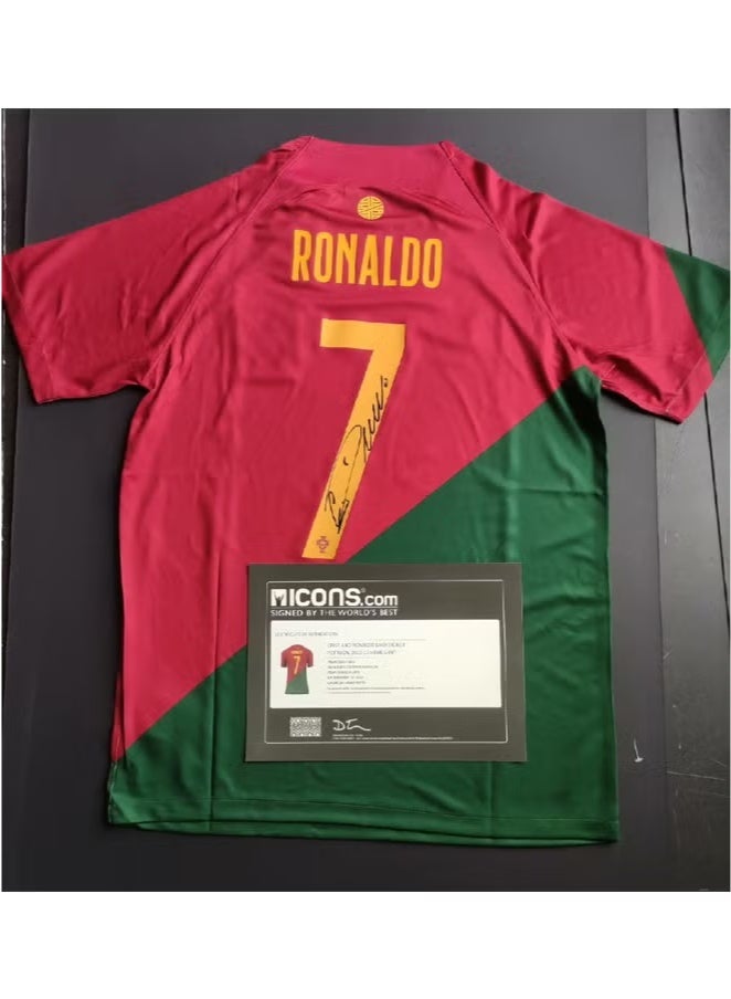 آيكونز قميص المنتخب البرتغالي بتوقيع كريستيانو رونالدو - إصدار محدود معتمد عالميًا - Image 1