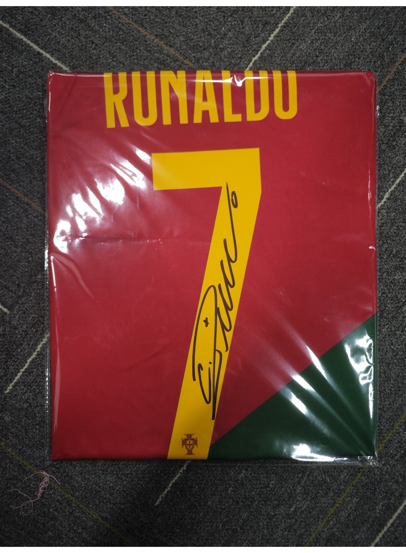 آيكونز قميص المنتخب البرتغالي بتوقيع كريستيانو رونالدو - إصدار محدود معتمد عالميًا - Image 5