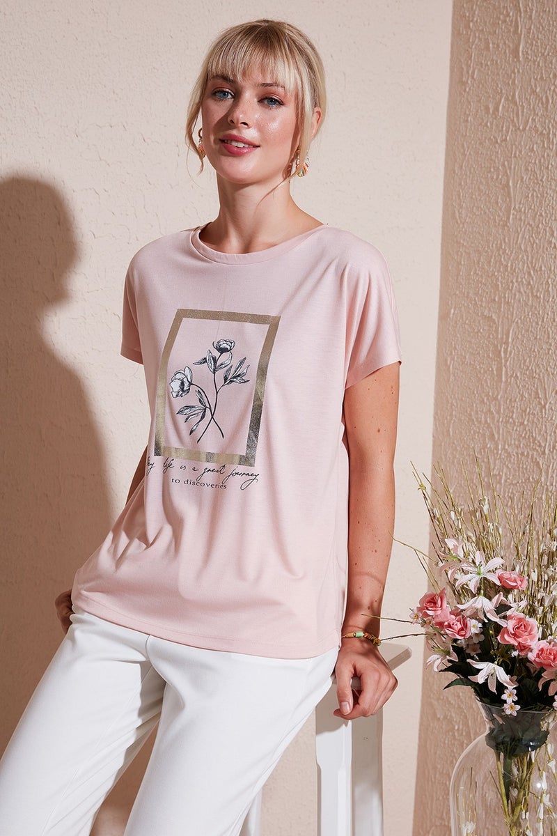 Lela Printed Crew Neck Regular Fit T Shirt Women's T Shirt 6671006  - Image 1