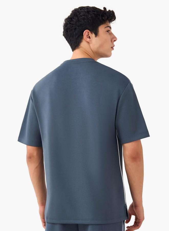 كابا تيشيرت كابا بطبعة وياقة دائرية وجوانب مخططة - Image 3