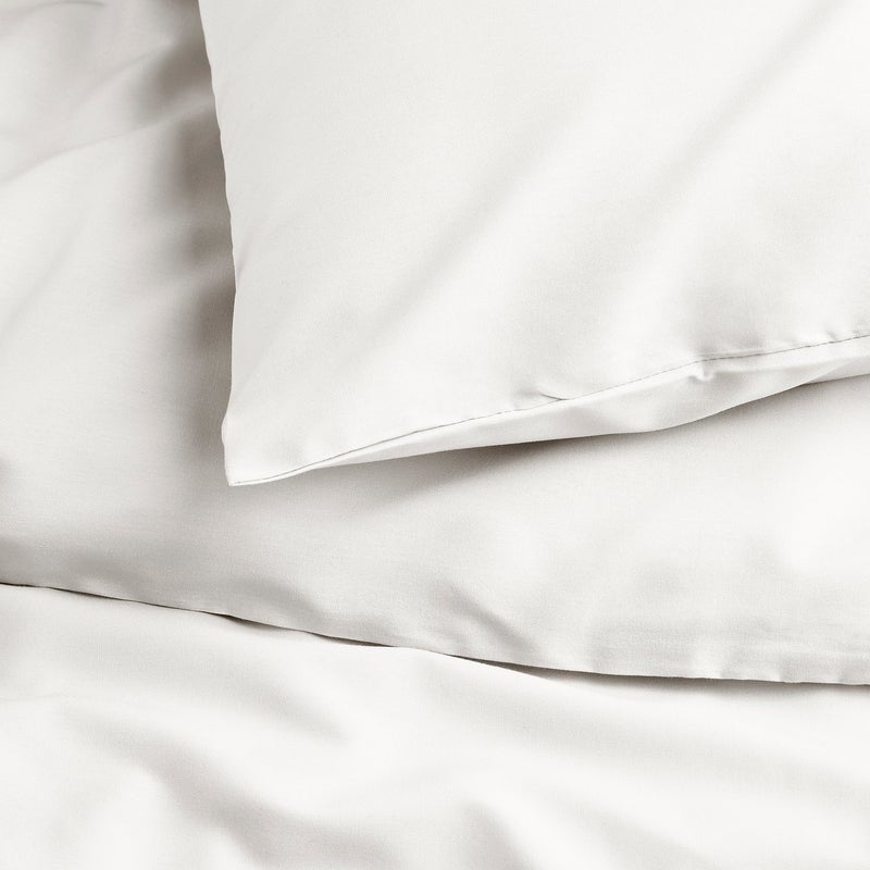 Baitique Smooth Polyester-Viscose Duvet Cover and 2 Pillowcases, White, 240x220 cm - Image 4