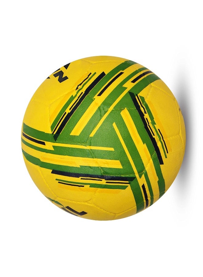 نيفيا كرة قدم مصبوبة مطاطية بألوان البلد، مناسبة للأرضيات الصلبة الخالية من العشب، والأرضيات الرطبة والعشبية، والعشب الصناعي، كرة تدريب مقاس 5 - البرازيل (أصفر/أخضر) - Image 5