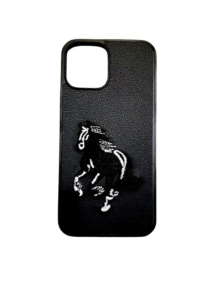 كيس جراب هاتف مضاد للصدمات بتصميم تطريز حصان لهاتف آيفون 13 باللون اسود