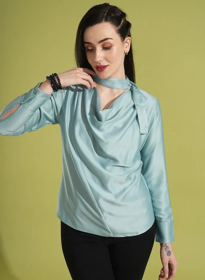 جلو باص بلوزة جلوبس سادة بياقة ملتفة وتفاصيل ربط