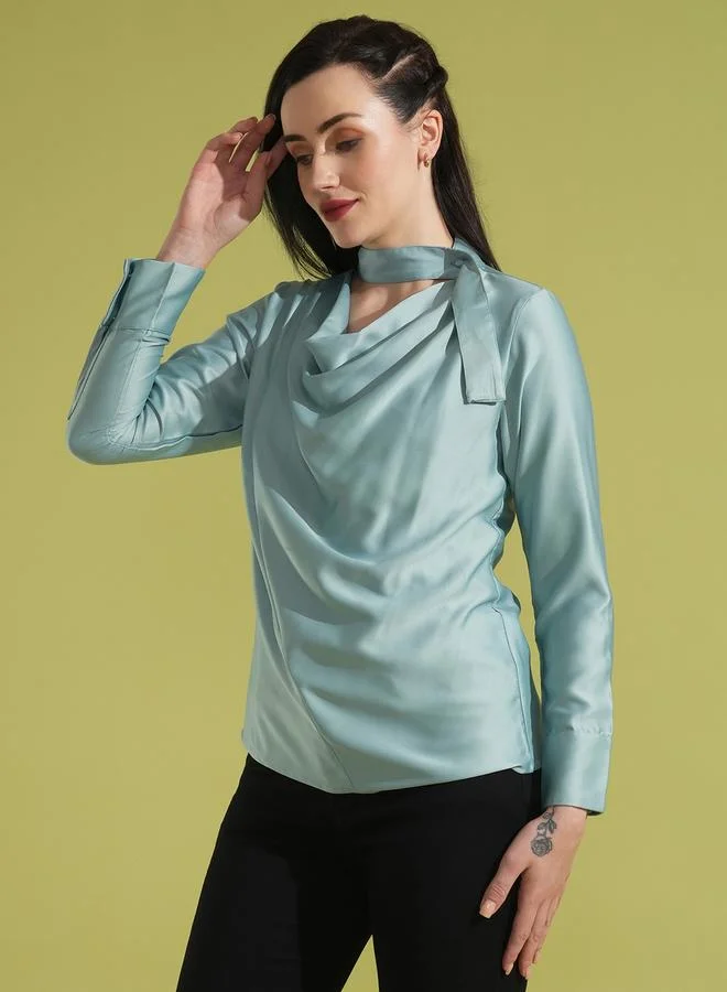 جلو باص بلوزة جلوبس سادة بياقة ملتفة وتفاصيل ربط