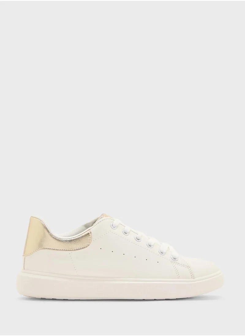 أندرينا Ladies Lace Up Sneaker