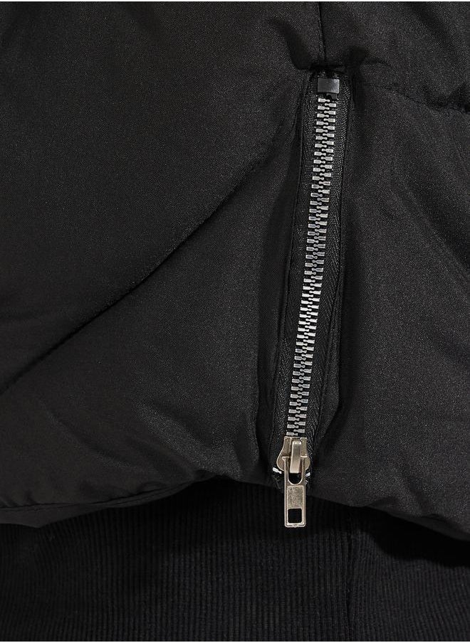 Styli Regular Fit Sleeveless Padded Jacket  - Image 5