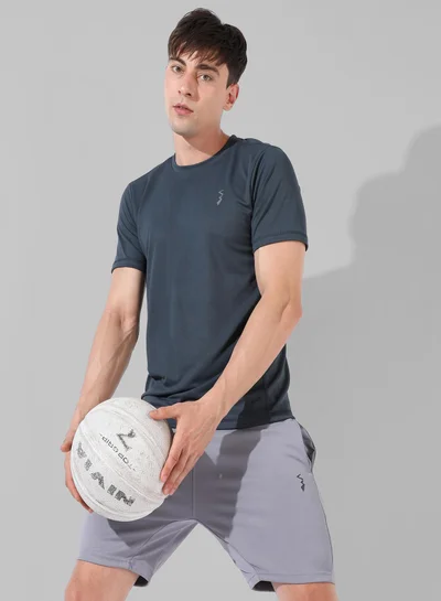 Campus Sutra Men's Solid Charcoal Grey Regular Fit Activewear T-Shirt