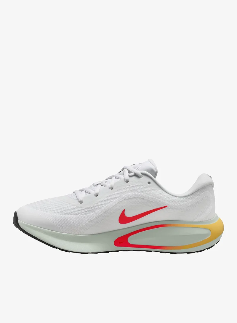 نايكي أحذية جري رجالية للطرقات والمشاوير