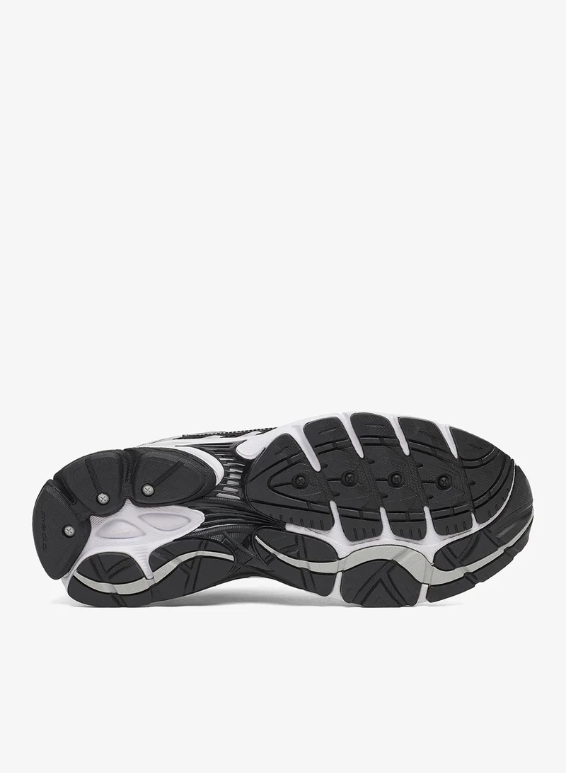 Saucony BLACK/WHITE Progrid Omni 9 Og for Men | Best Price UAE