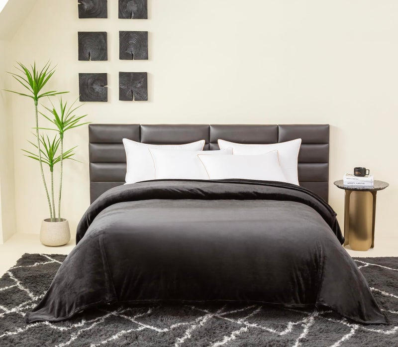 COOVA Oversized King Fleece Blanket 120x120 inches, Soft Cozy Warm Giant Extra Large 10'x10' Blanket for Bed, Sofa, Couch,Travel, Camping, California Huge Flannel Big Throw Blanket, Black - Image 3