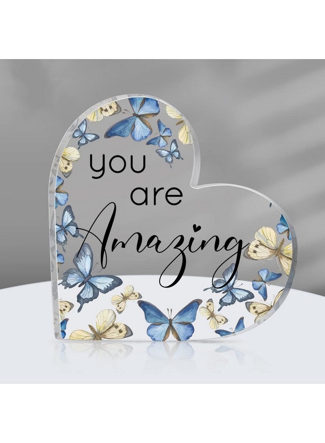 يوليجو هدية ملهمة بمناسبة عيد الميلاد، لافتة "أنت مدهش" مصنوعة من الأكريليك على شكل فراشة على شكل قلب، قطعة مركزية للطاولة على شكل فراشات ريفية لزملاء العمل والموظفين والمعلمين والطلاب (أزرق) - Image 1