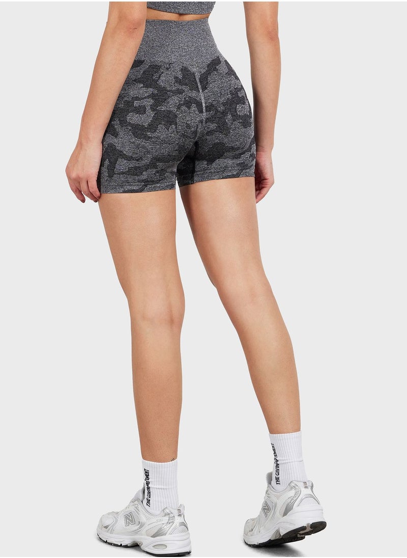 Seamless Camo Booty Shorts - pzsku/Z21205B574787080FC261Z/45/_/1718108377/b1fe2299-547c-4384-9212-e0cceb69f797