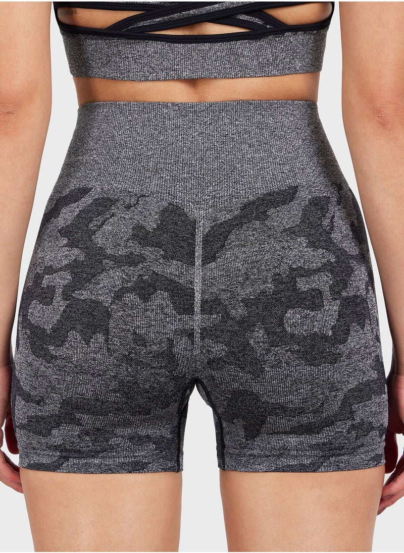 Seamless Camo Booty Shorts - pzsku/Z21205B574787080FC261Z/45/_/1718108379/dbcdb84e-bd07-42df-955f-38a81f7045a2