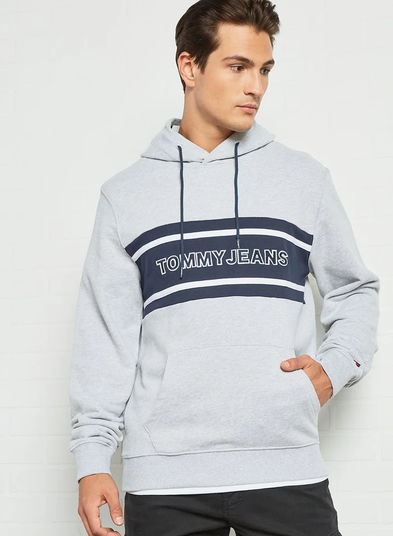 TOMMY JEANS Logo Hoodie