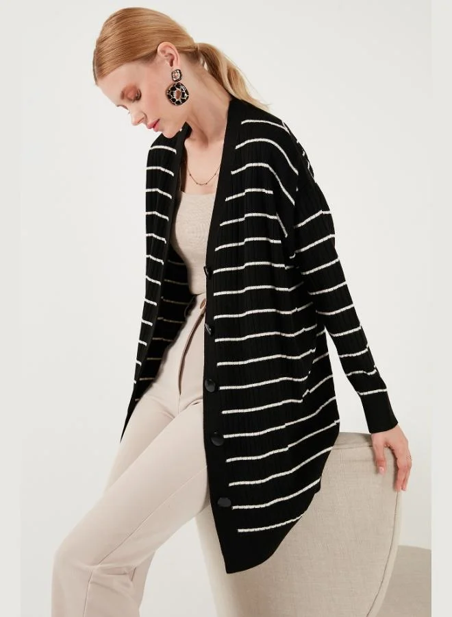 ليلا كارديجان ليلا محبوك بياقة على شكل حرف  وأزرار للنساء