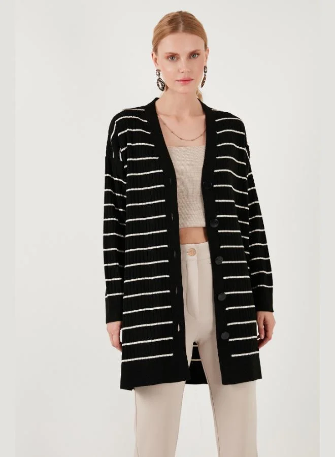 ليلا كارديجان ليلا محبوك بياقة على شكل حرف  وأزرار للنساء