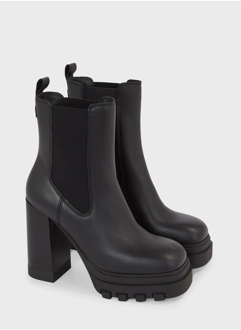 TOMMY JEANS - Block Heel Chelsea Boots - Image 1