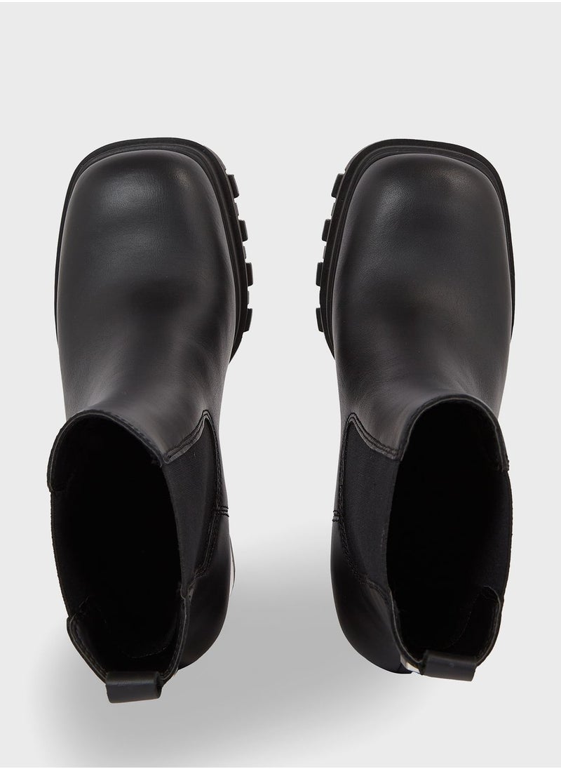 TOMMY JEANS - Block Heel Chelsea Boots - Image 1