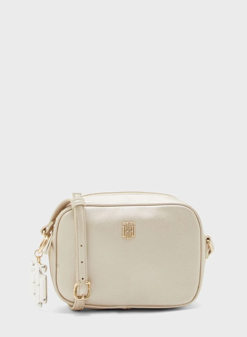 TOMMY HILFIGER Chic Camera Crossbody