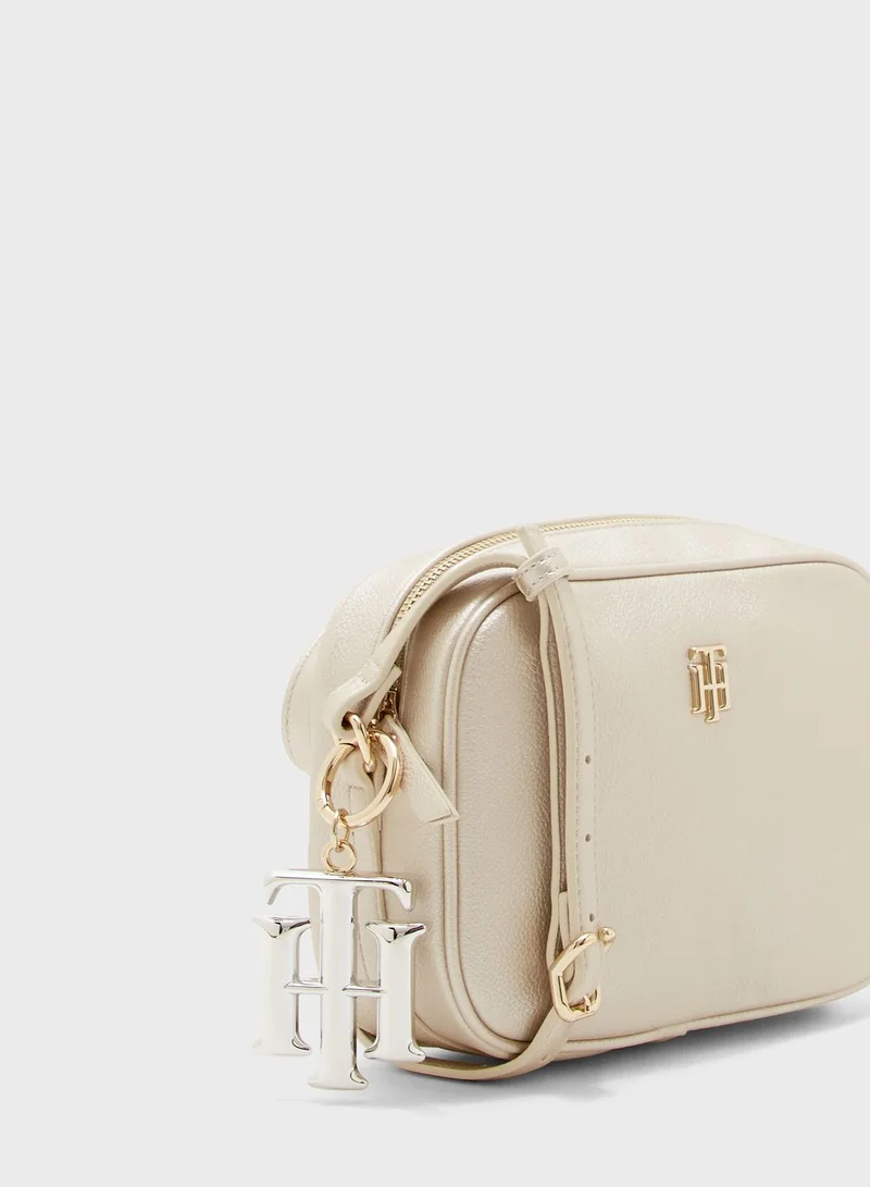 TOMMY HILFIGER Chic Camera Crossbody