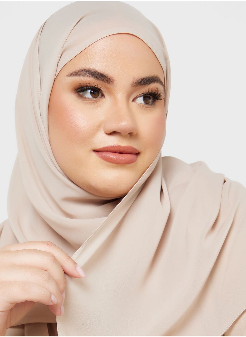 هيا كلوزيت كيرف - عباية مزينة بتطريز - Image 1