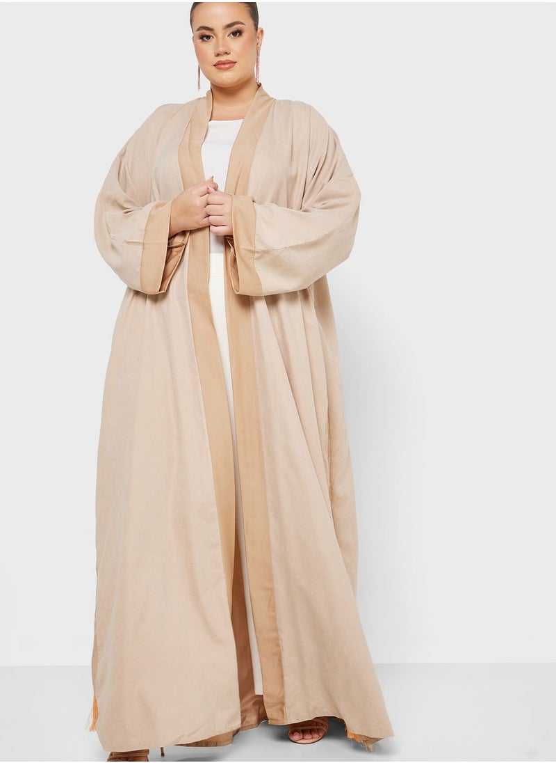هيا كلوزيت كيرف - عباية مزينة بتطريز - Image 1