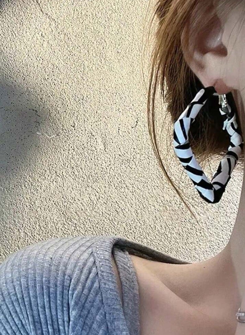 إيكوال حلق اذن نسائي دائري بتصميم ترندي وأنيق وعالي الجودة - Image 3