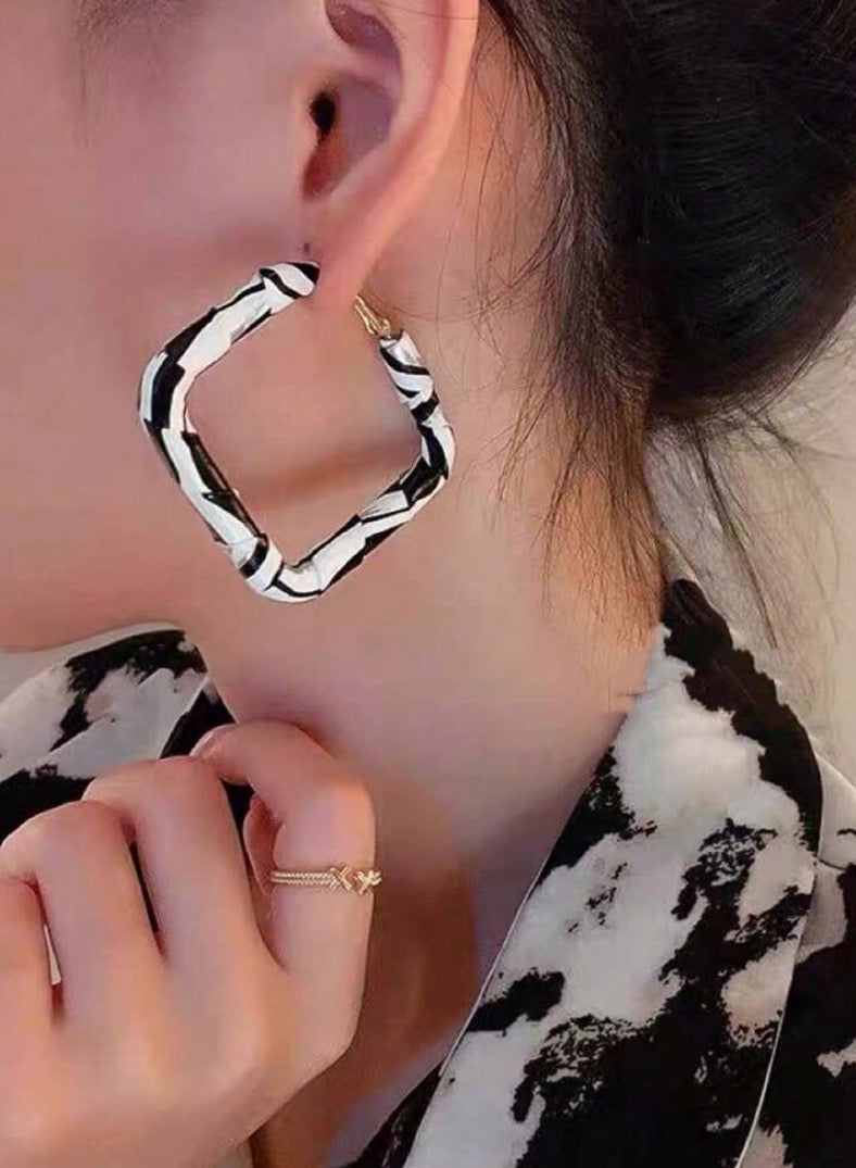 إيكوال حلق اذن نسائي دائري بتصميم ترندي وأنيق وعالي الجودة - Image 5