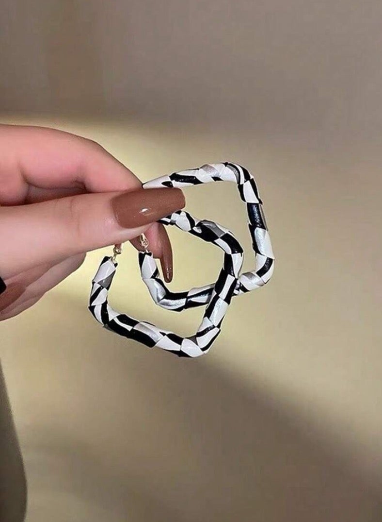 إيكوال حلق اذن نسائي دائري بتصميم ترندي وأنيق وعالي الجودة - Image 4