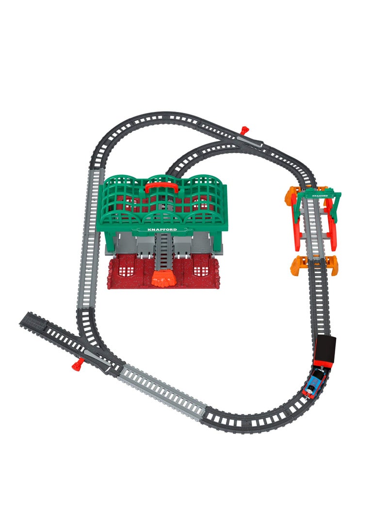 THOMAS & FRIENDS Thomas & Friends Knapford Station Train Set track with 2 in 1 playset and storage case for preschoolers 3 and older  - Image 3