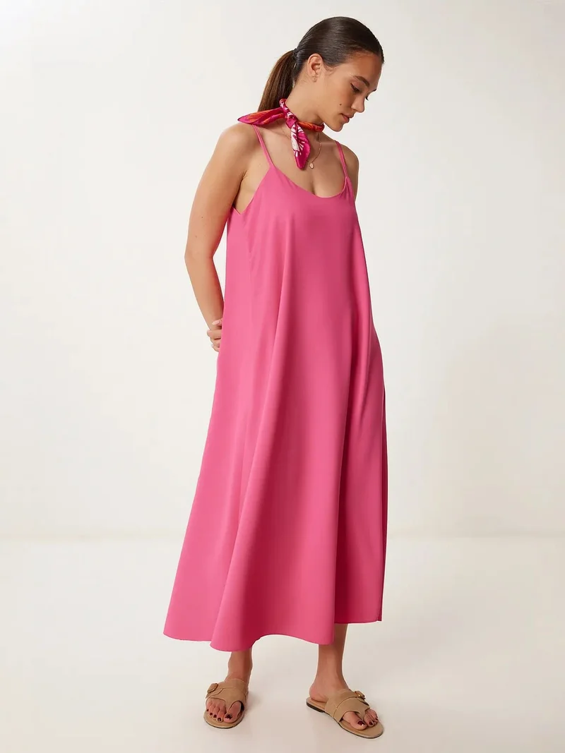السعادة في إسطنبول ISTANBUL Loose Fit Midi Dress with U Collar