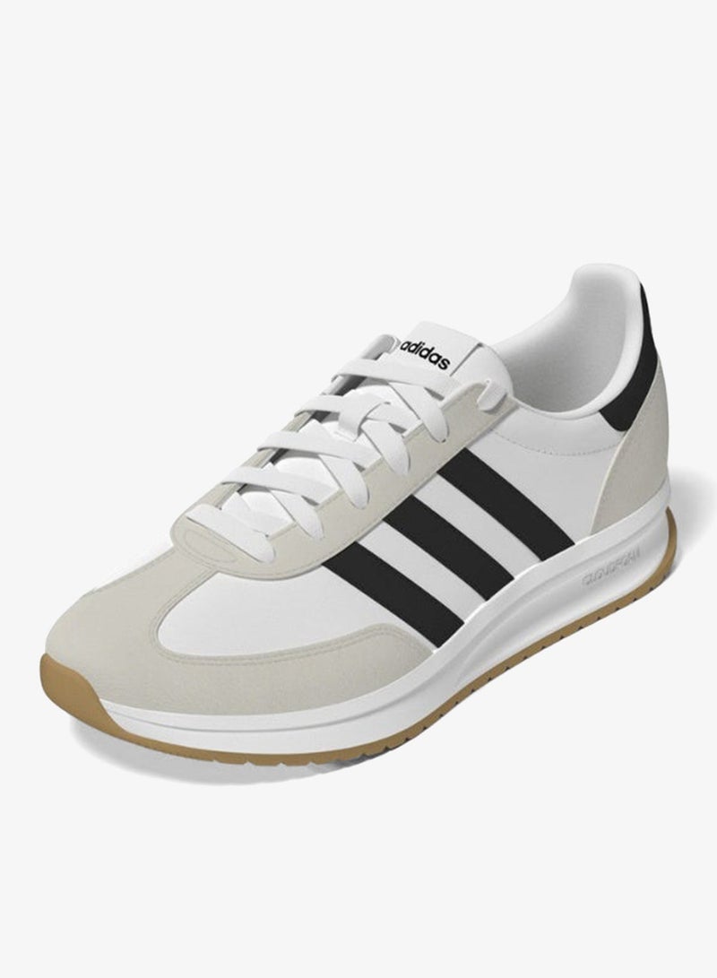 اديداس أحذية رياضية نسائية بيضاء موديل رن  إس . - Image 4