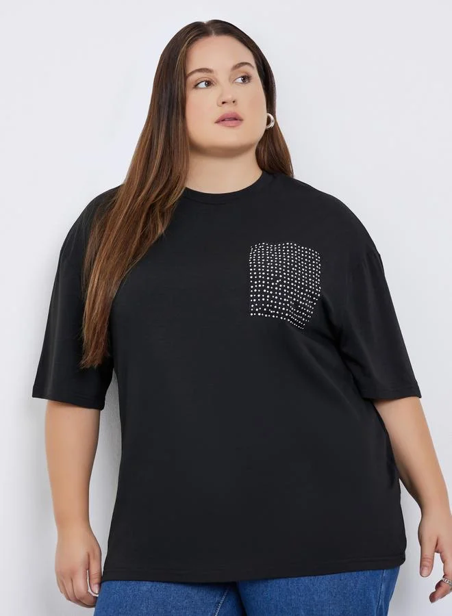 Styli Styli Plus Size Black Studded Pocket Detail T-Shirt
