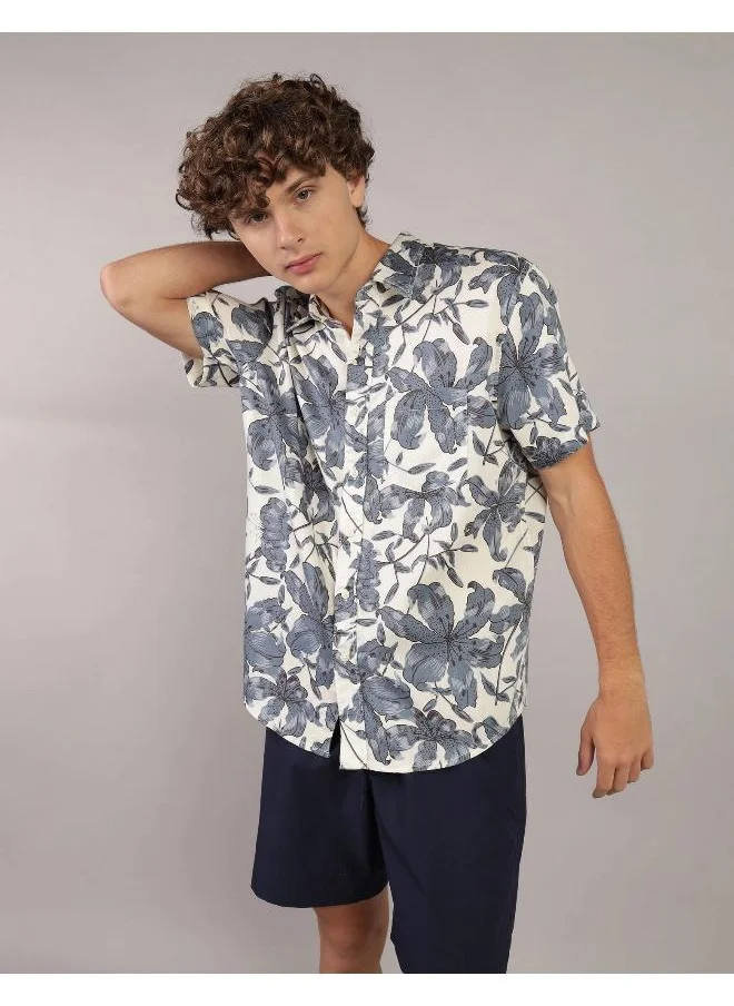 American Eagle AE Poolside Tropical Button-Up Shirt