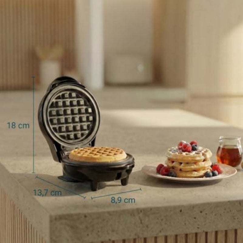 Mini waffle maker for classic waffles, non-stick stainless steel body in black, ideal for children's birthdays, family parties, Easter or Christmas, retro design - Image 3